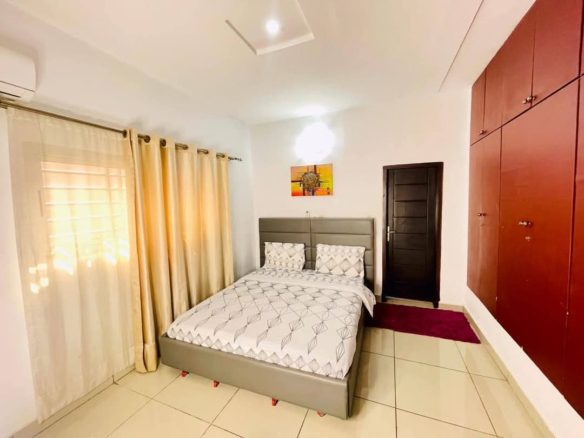 À VENDRE UNE SUBLIME VILLA DE 05 PIÈCES + UNE INDÉPEND