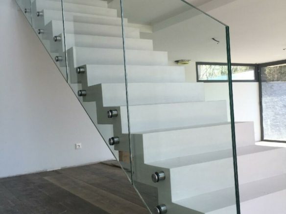 RAMPES D’ESCALIERS EN VERRE
