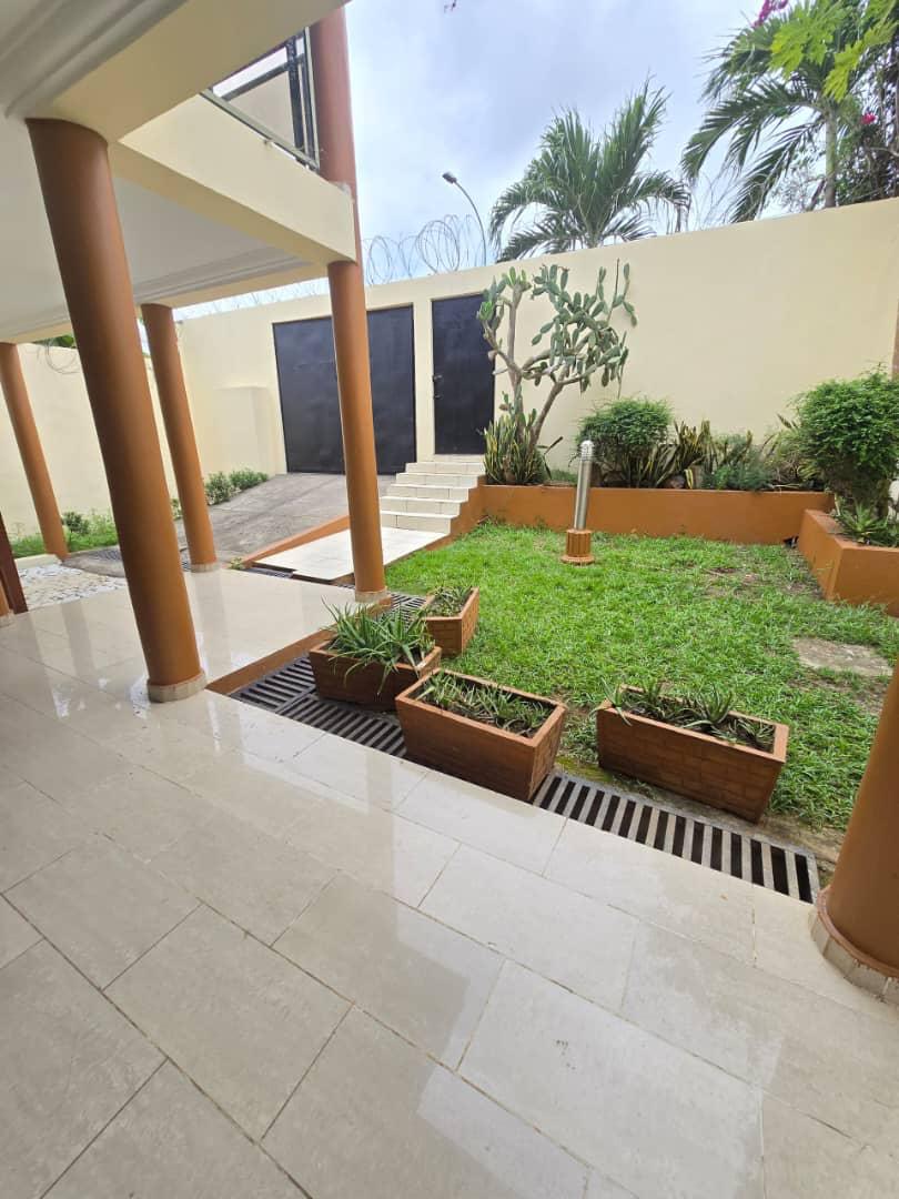 𝐋𝐎𝐂𝐀𝐓𝐈𝐎𝐍 𝐃𝐔𝐏𝐋𝐄𝐗 𝟔 𝐏𝐈È𝐂𝐄𝐒 , 𝐉𝐀𝐑𝐃𝐈𝐍