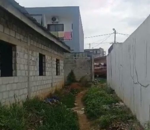 VENTE A ANGRE DJOROBITE 1 CITÉ PIVOINE UNE VILLA BASSE DE 4-PIECES AU GROS ŒUVRE