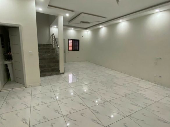 Duplex 5 pièces autonomes avec un garage de 3 voitures 🚗🚗🚗 balcon dans la chambre