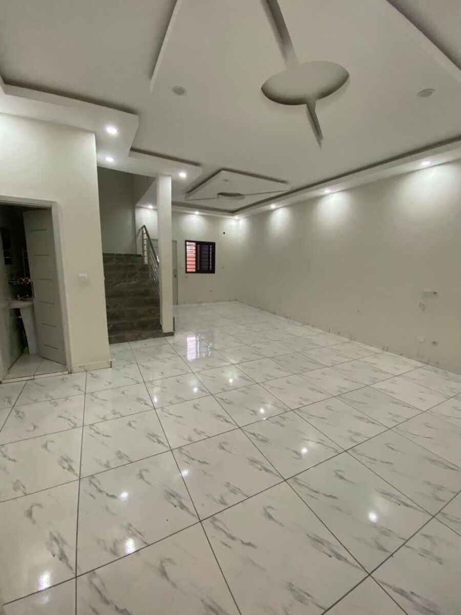 Duplex 5 pièces autonomes avec un garage de 3 voitures 🚗🚗🚗 balcon dans la chambre