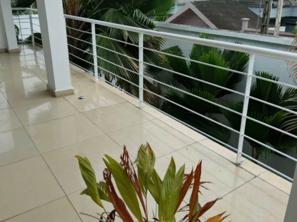 LOCATION Cocody Riviera4 Mbadon Composition : 03 salons 02 cuisines 04 chambres