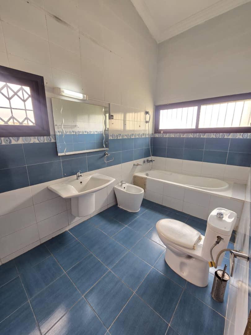 𝐋𝐎𝐂𝐀𝐓𝐈𝐎𝐍 𝐃𝐔𝐏𝐋𝐄𝐗 𝟔 𝐏𝐈È𝐂𝐄𝐒 , 𝐉𝐀𝐑𝐃𝐈𝐍