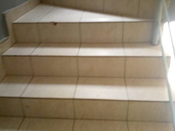 Location à Bingerville d’une 4 pièces dans la cité Addoha ( en allant dans le village