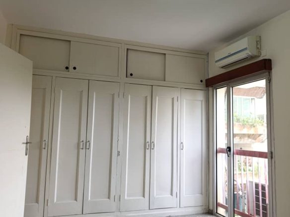 En vente à la riviera golf dans les caddys, un grand appartement de 5 pièces au 5e étage