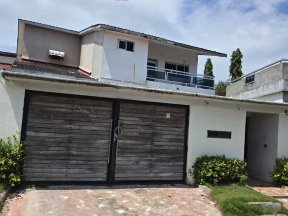 Duplex *6 pièces*( 4 chambres 2 salon 1 salle à manger) à louer à grand bassam