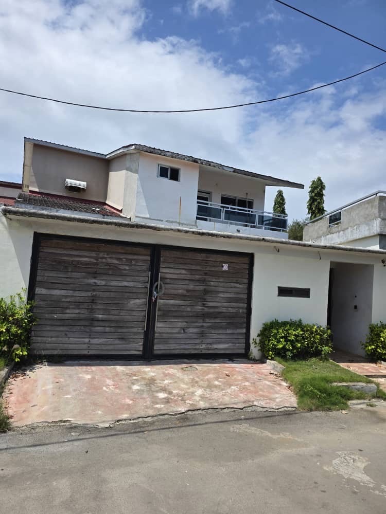 Duplex *6 pièces*( 4 chambres 2 salon 1 salle à manger) à louer à grand bassam