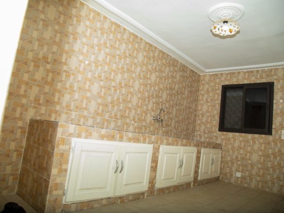 Une belle villa basse de 7 pièces prête à habiter en location. Située à Cocody