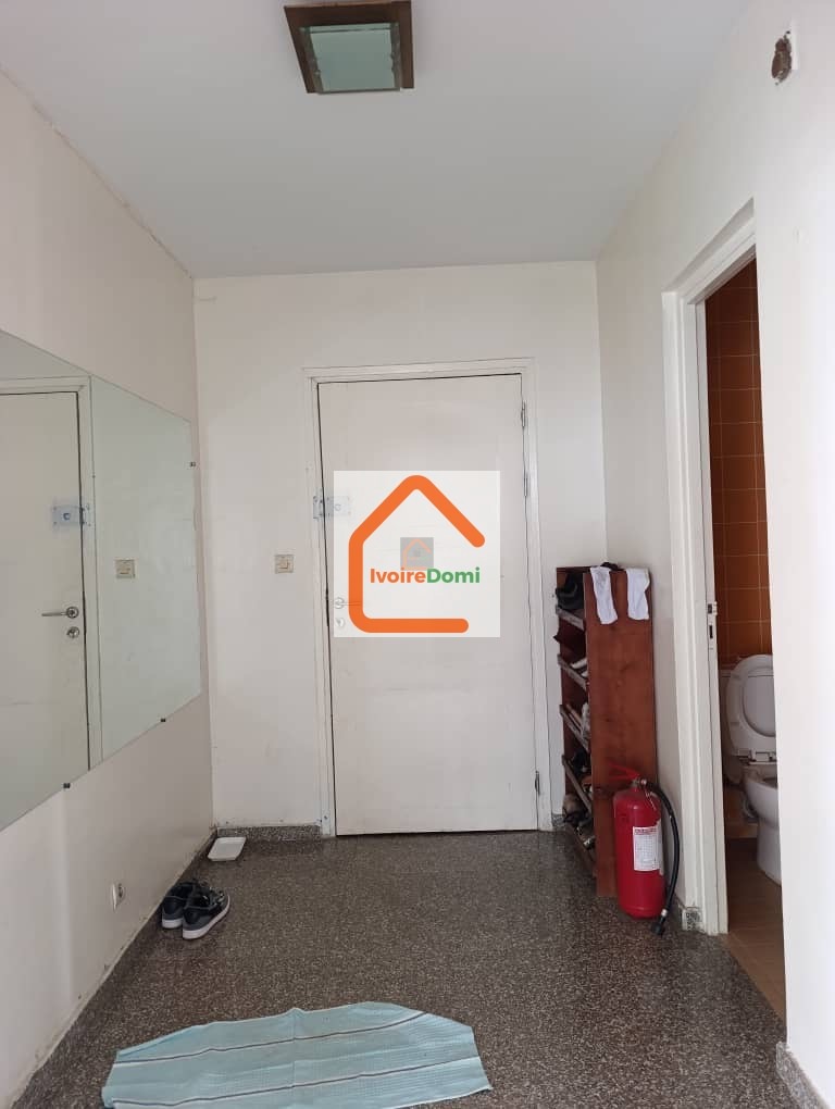 À la riviera golf dans les caddys, un grand appartement de 5 pièces au 5e étage
