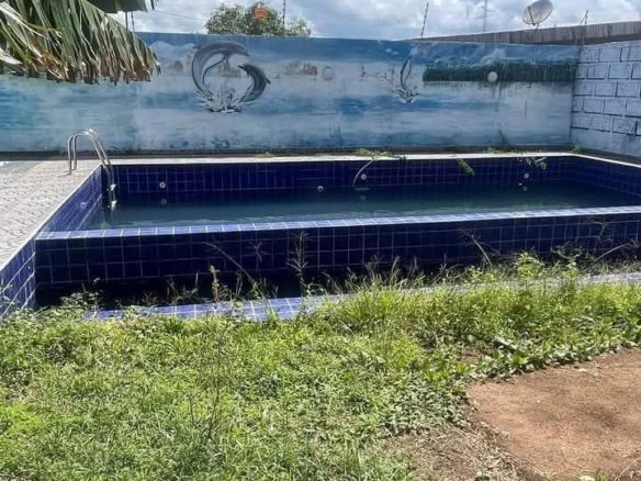 À louer📍BASSAM🏡 TRIPLEX 8 PIÈCES + PISCINE Vivez dans un confort exceptionnel.