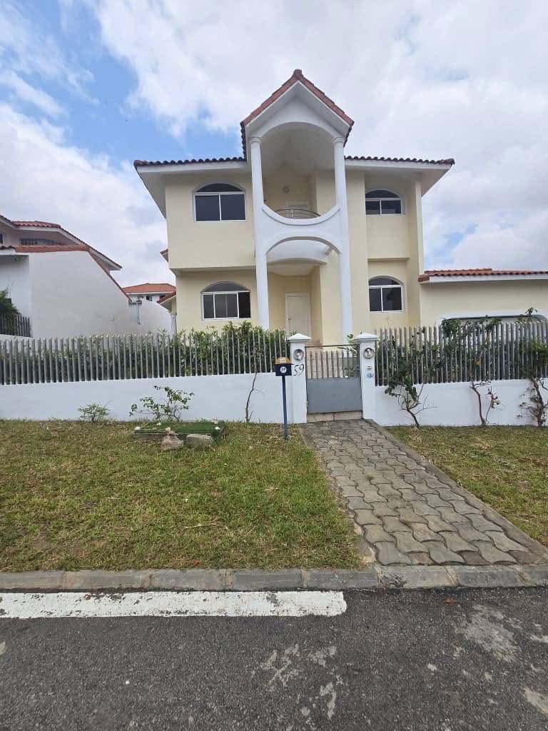 𝐋𝐎𝐂𝐀𝐓𝐈𝐎𝐍 𝐃𝐔𝐏𝐋𝐄𝐗 𝟔 𝐏𝐈È𝐂𝐄𝐒 ,𝐏𝐈𝐒𝐂𝐈𝐍𝐄 , 𝐉𝐀𝐑𝐃𝐈𝐍