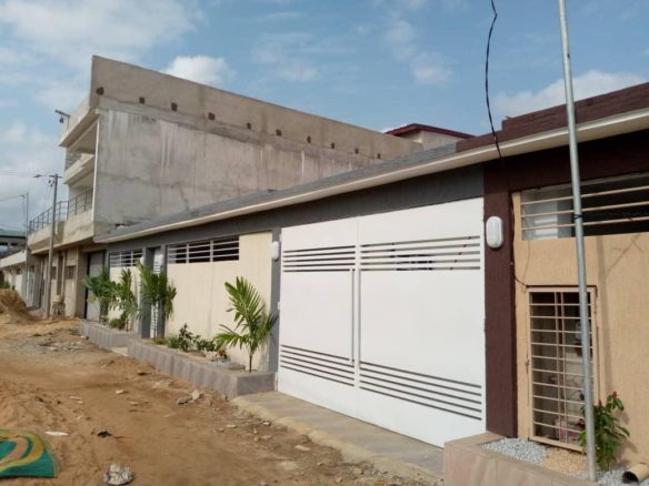 À LOUER – 3 Villas Basses de 4 Pièces à Bingerville, Cité Laurier 20 📍