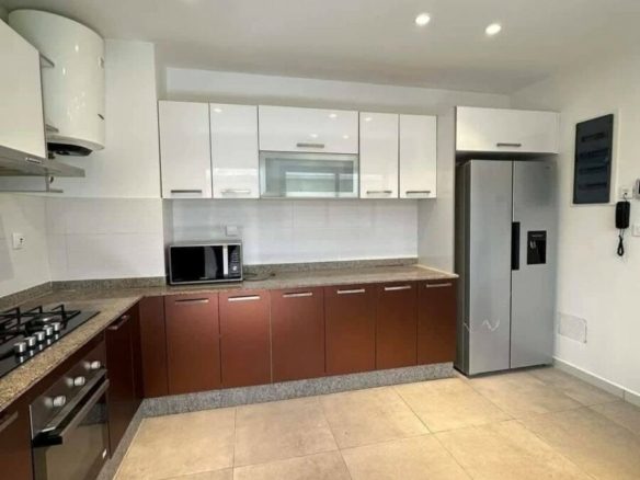 LOCATION, Riviera Golf 04 – Beverlly Hills Très belle villa duplex de 06 pièces.