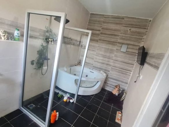 À LOUER : Magnifique Duplex🏡 5 PIÈCES MEUBLÉE avec Piscine 📍Bassam Carrefour Bâteau