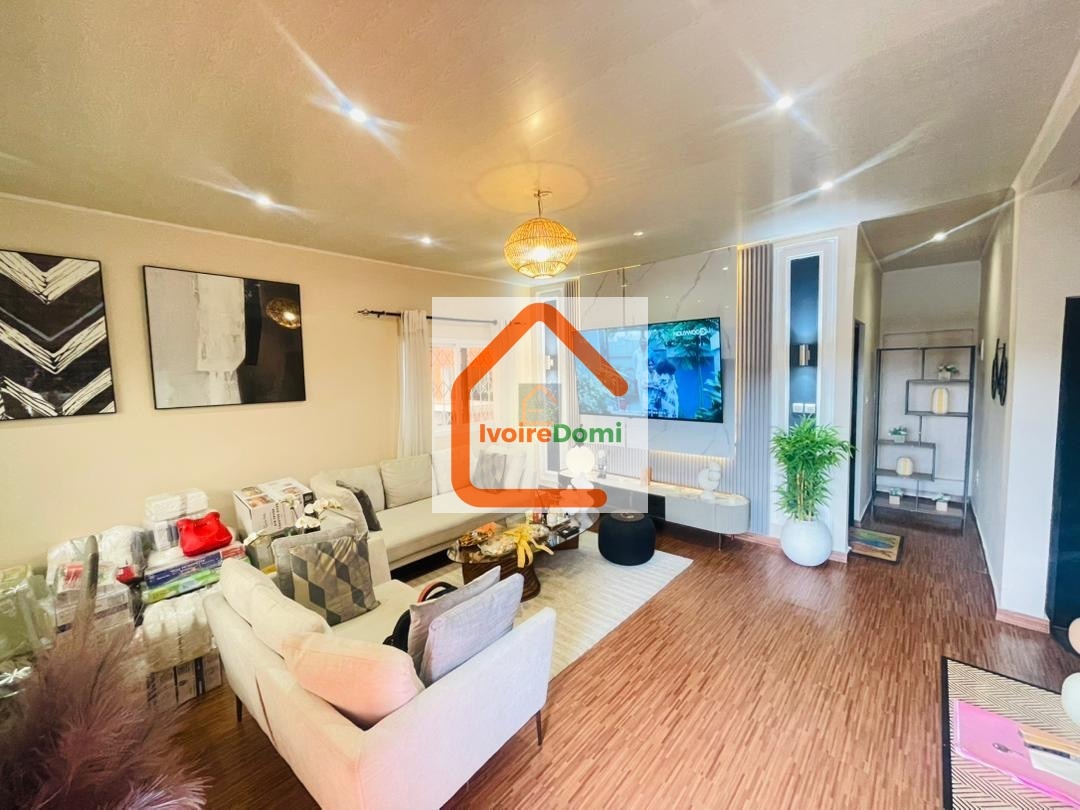 Villa basse haut standing de 3 pièces à louer dans l’immédiat avec les meubles à Cocody