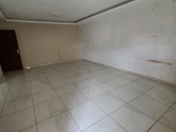 Disponible a angré nouveau chu cité harmonie une duplex composé de Deux grand salon