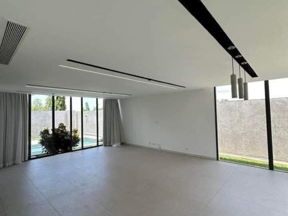 LOCATION, Riviera Golf 04 – Beverlly Hills Très belle villa duplex de 06 pièces.