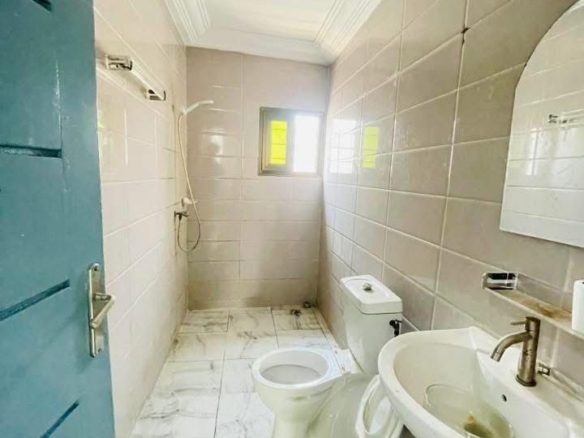 CÔTÉ DIVOIRE ( PORT-BOUET ) A LOUER VILLA 🏠 BASSE (04)PIÈCES ABIDJAN ROND POINT ANANI