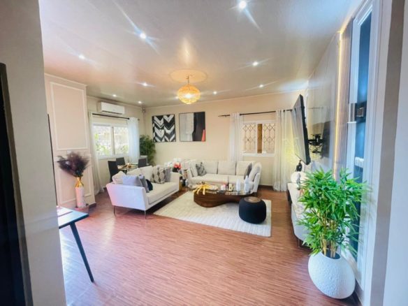 Villa basse haut standing de 3 pièces à louer dans l’immédiat avec les meubles à Cocody