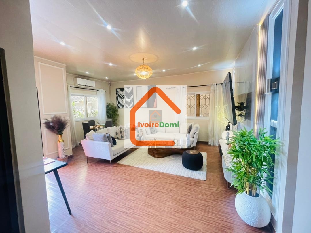 Villa basse haut standing de 3 pièces à louer dans l’immédiat avec les meubles à Cocody