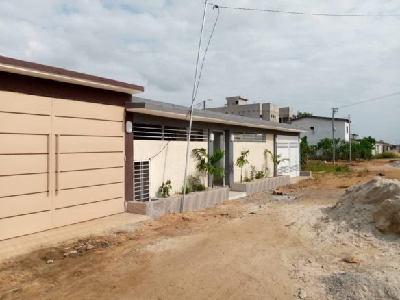 À LOUER – 3 Villas Basses de 4 Pièces à Bingerville, Cité Laurier 20 📍