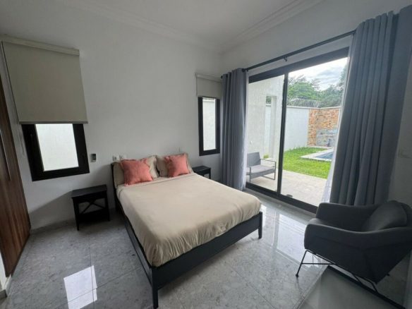 VILLA MEUBLEE, Riviera Golf 04 – Beverlly Hills, Une belle villa duplex lumineuse entière