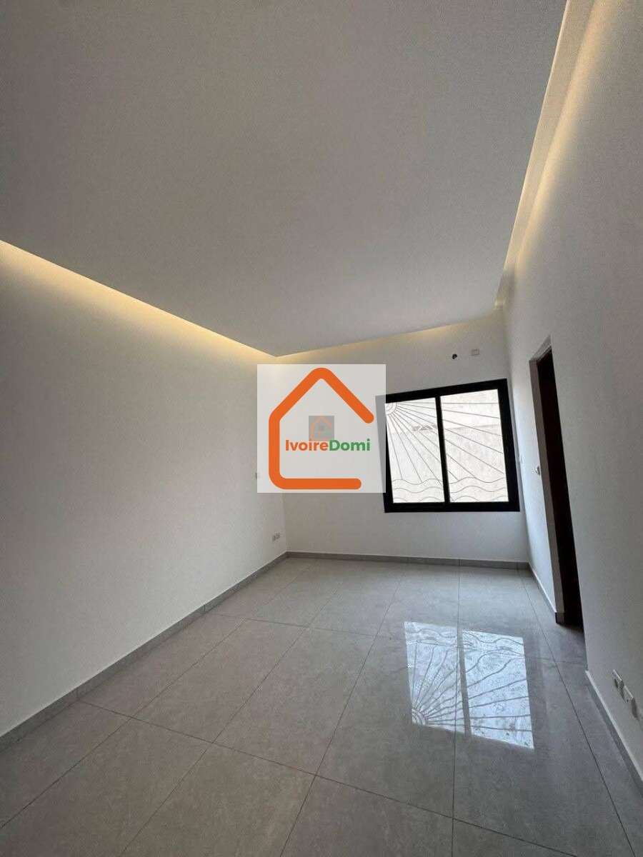 📍BASSAM🏡 À LOUER ✨Villa 5 pièces + Piscine ✅Loyer 800000 FCFA 📍 Grand-Bassam, Modeste