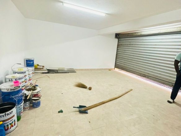 Cocody Riviera 3, Cité country club À louer Villa duplex 9 pièces composée: 5 chambres