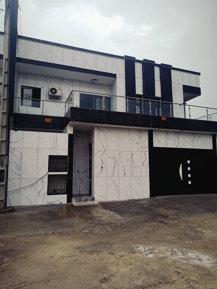 LOCATION BUREAU OU HABITATION 𝐕𝐈𝐋𝐋𝐀 𝐃𝐔𝐏𝐋𝐄𝐗 𝐃𝐄 𝟎7 𝐏𝐈È𝐂𝐄𝐒