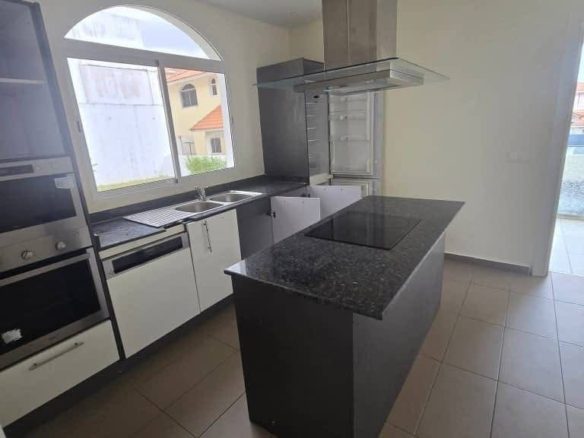 𝐋𝐎𝐂𝐀𝐓𝐈𝐎𝐍 𝐃𝐔𝐏𝐋𝐄𝐗 𝟔 𝐏𝐈È𝐂𝐄𝐒 ,𝐏𝐈𝐒𝐂𝐈𝐍𝐄 , 𝐉𝐀𝐑𝐃𝐈𝐍