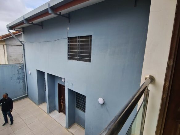 Disponible a angré nouveau chu cité harmonie une duplex composé de Deux grand salon