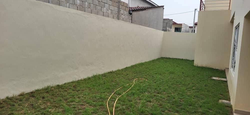 📍BASSAM🏡 À LOUER ✨Villa 5 pièces + Piscine ✅Loyer 800000 FCFA 📍 Grand-Bassam, Modeste