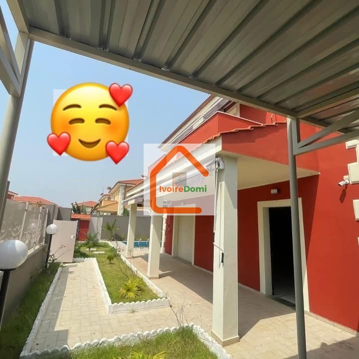 📍BASSAM CITÉ ITALIA MODESTE À louer villa 5 pièces + Piscine ✅Loyer 1300000 fcfa.