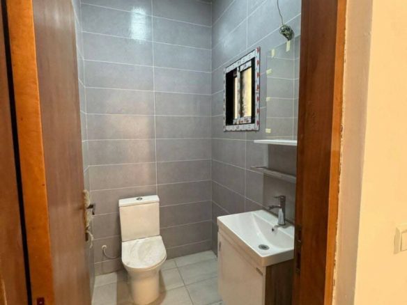 📍BASSAM🏡 À LOUER ✨Villa 5 pièces + Piscine ✅Loyer 800000 FCFA 📍 Grand-Bassam, Modeste