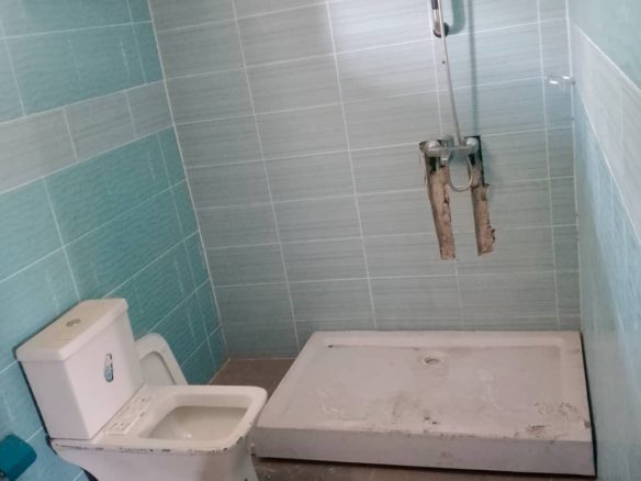 Appartement de 4 pièces à Cocody Vallon : – 3 chambres spacieuses – 1 grand salon