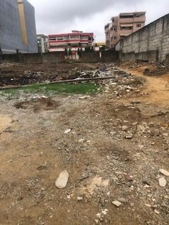 TERRAIN 900M2 A MBADON