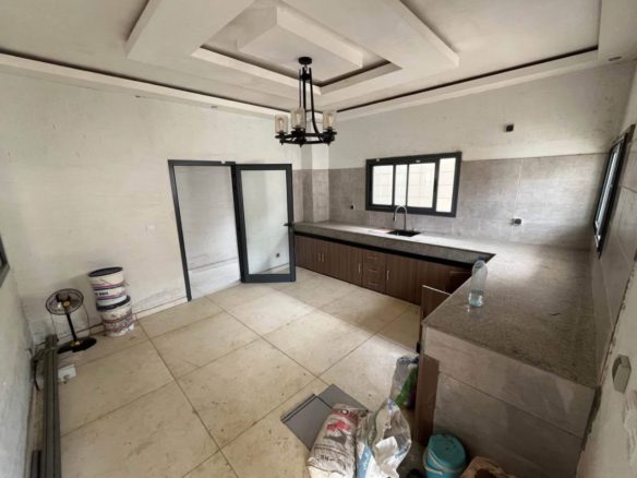 COCODY ANGRE CITÉ DIASPORA . -VILLA DUPLEX DE 8 PIÈCES AVEC UN SOUS- SOL