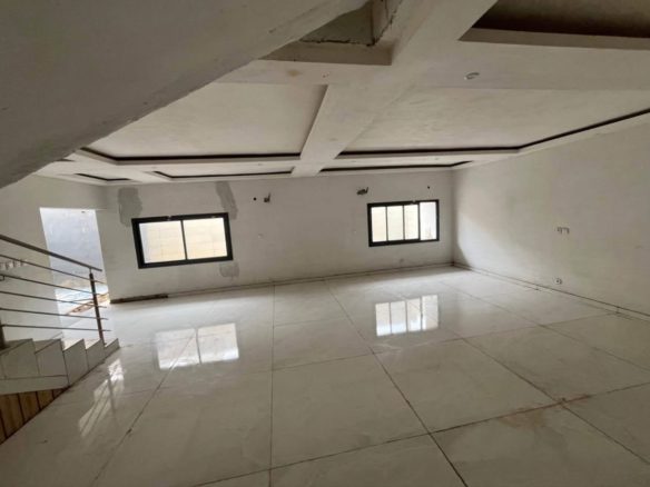 COCODY ANGRE CITÉ DIASPORA . -VILLA DUPLEX DE 8 PIÈCES AVEC UN SOUS- SOL