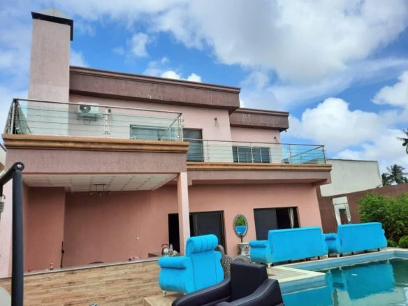 UN DUPLEX DE TYPE F7 EN VENTE A ABIDJAN A PORT-BOUET