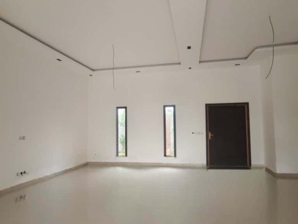 En vente Villa basse située a bingerville en face du nouveau palais de justice