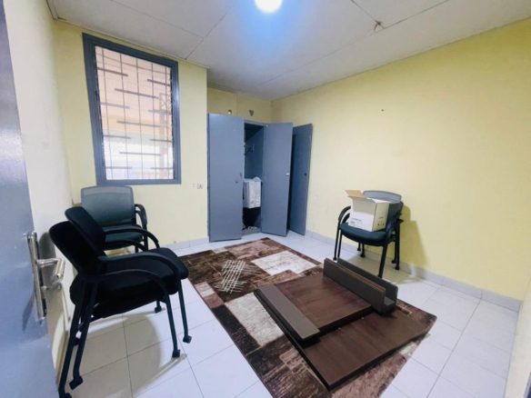 En location Villa Basse 4 pièces avec 2 indépendance cour avant et arrière a ANGRÉ Sicogi