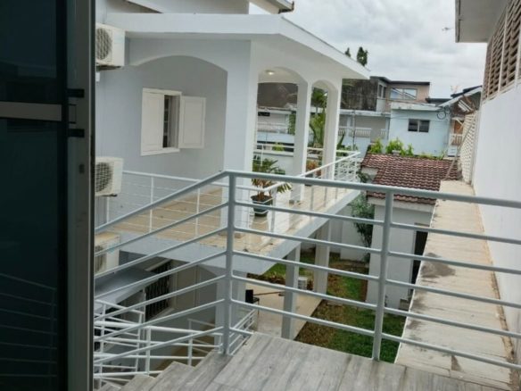 LOCATION Cocody Riviera4 Mbadon Composition : 03 salons 02 cuisines 04 chambres