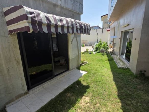 Duplex *6 pièces*( 4 chambres 2 salon 1 salle à manger) à louer à grand bassam