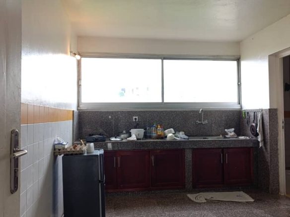 En vente à la riviera golf dans les caddys, un grand appartement de 5 pièces au 5e étage