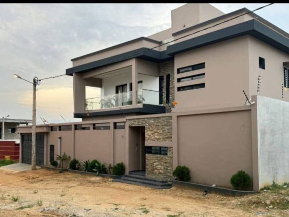 ✅*MAISON EN VENTE* ✅*BINGERVILLE PALAIS* ✅*CITÉ BACID* Pour cause de départ.
