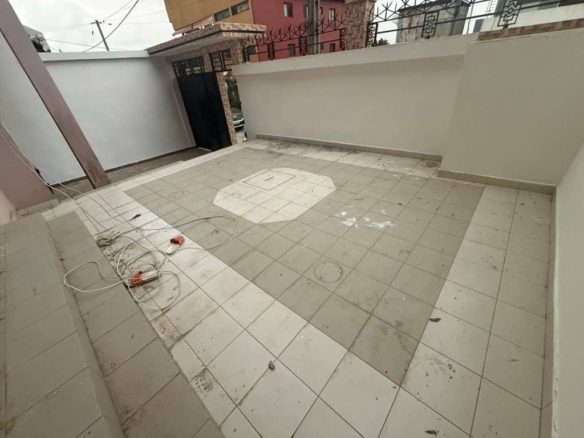 #LOCATION MAGNIFIQUE VILLA DUPLEX DE 6 PIÈCES COUR AVANT ET COUR DISPONIBLE À FAYA