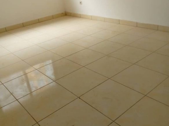 Location à Bingerville d’une 4 pièces dans la cité Addoha ( en allant dans le village
