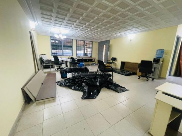 En location Villa Basse 4 pièces avec 2 indépendance cour avant et arrière a ANGRÉ Sicogi