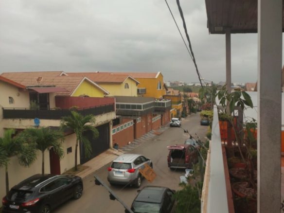 A VENDRE COCODY-ANGRÉ 8ÈME TRANCHE (CITÉ ARCADES 3) : Duplex marbré de 6 pièces + 1 dépend